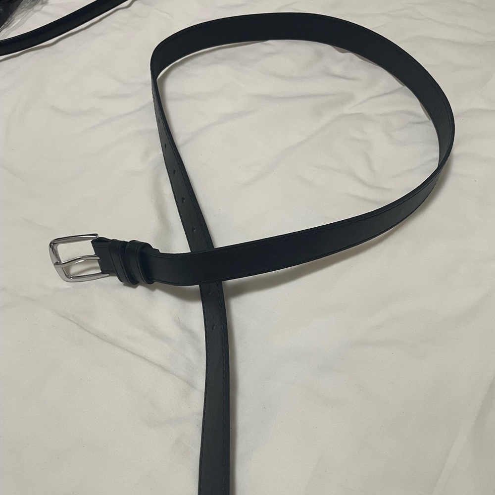 Brand new belt, perfect for small waists but can go bigger too